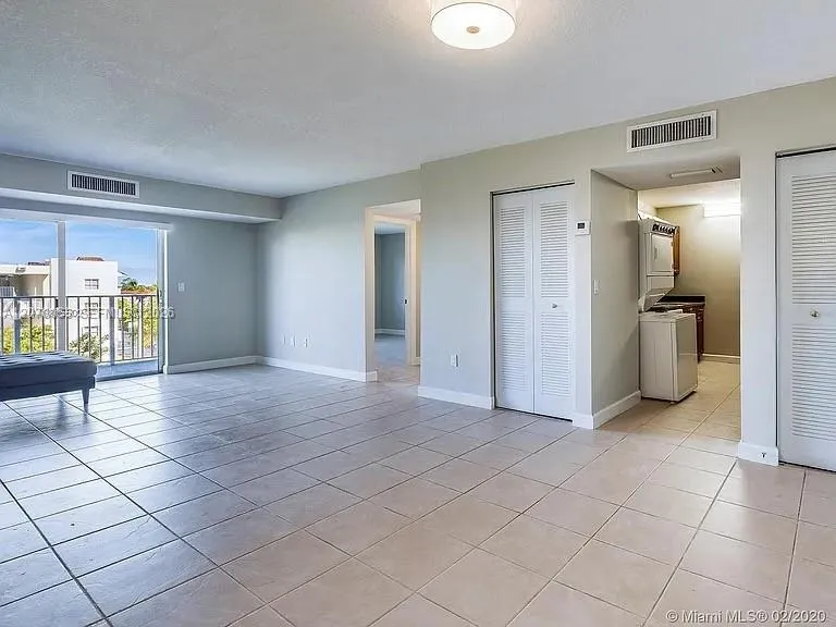 8240 SW 210th St #319 Cutler Bay, FL 33189