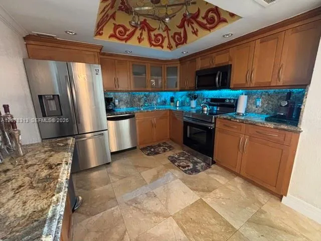 5151 Collins Ave #1036 Miami Beach, FL 33140