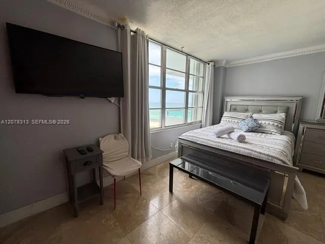 5151 Collins Ave #1036 Miami Beach, FL 33140