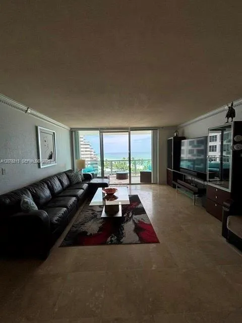 5151 Collins Ave #1036 Miami Beach, FL 33140