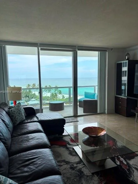 5151 Collins Ave #1036 Miami Beach, FL 33140
