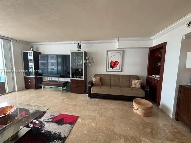 5151 Collins Ave #1036 Miami Beach, FL 33140