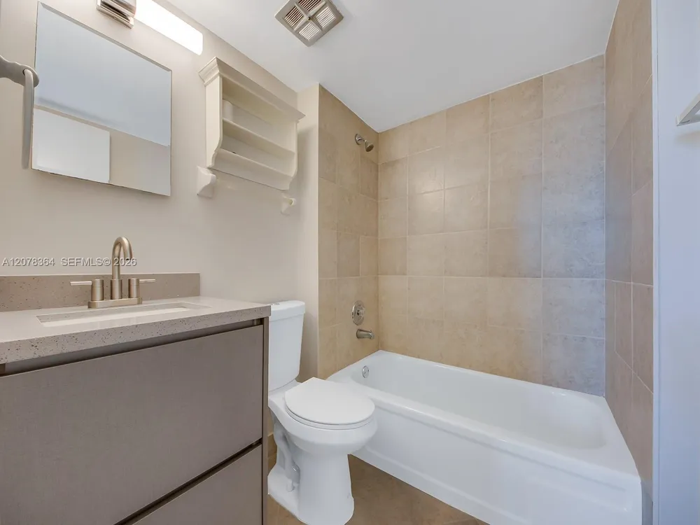 108 Royal Park Dr #3G Oakland Park, FL 33309