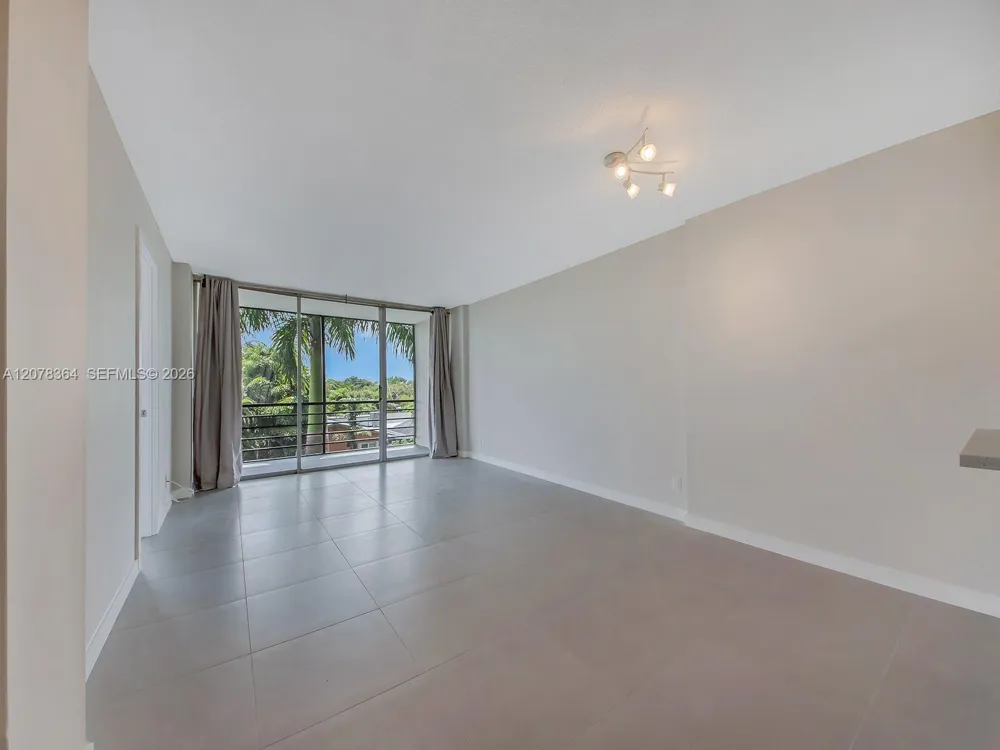 108 Royal Park Dr #3G Oakland Park, FL 33309
