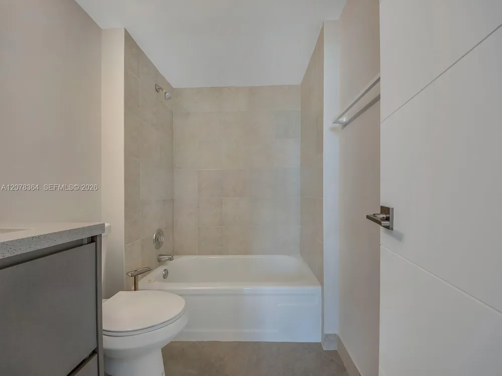 108 Royal Park Dr #3G Oakland Park, FL 33309