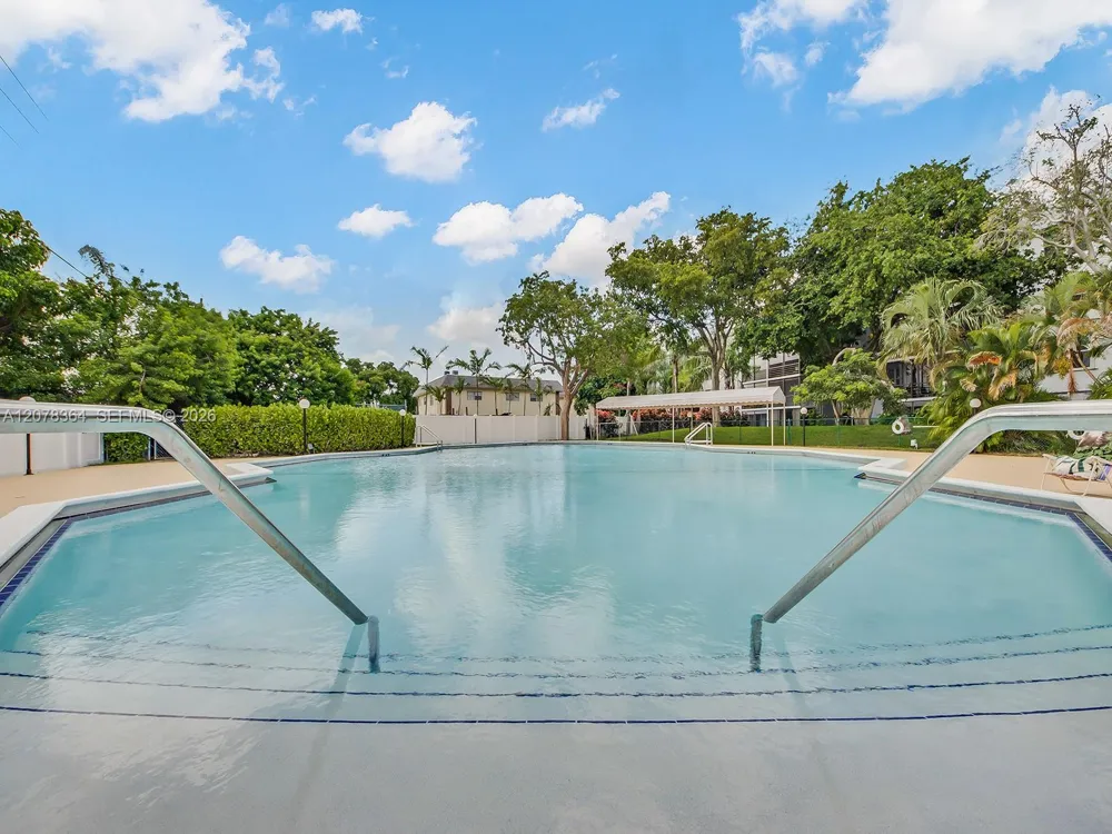 108 Royal Park Dr #3G Oakland Park, FL 33309