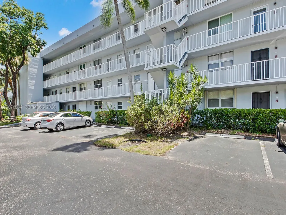 108 Royal Park Dr #3G Oakland Park, FL 33309