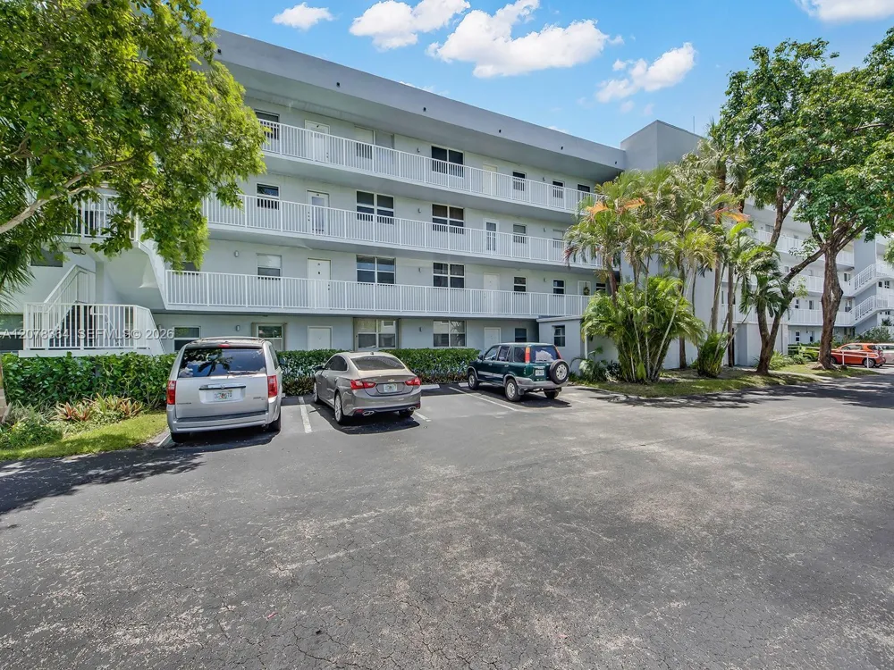 108 Royal Park Dr #3G Oakland Park, FL 33309