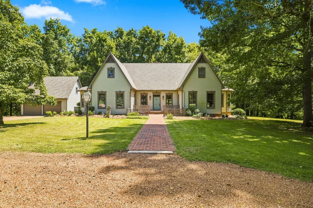 212 Kippsford Pond Rd Columbia, TN 38401