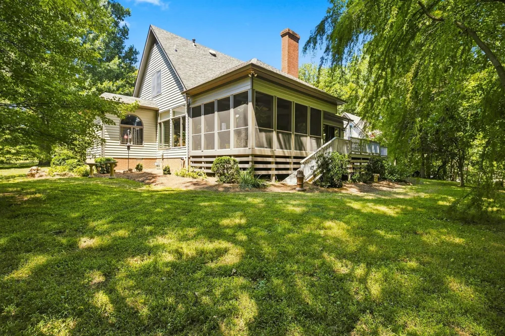 212 Kippsford Pond Rd Columbia, TN 38401