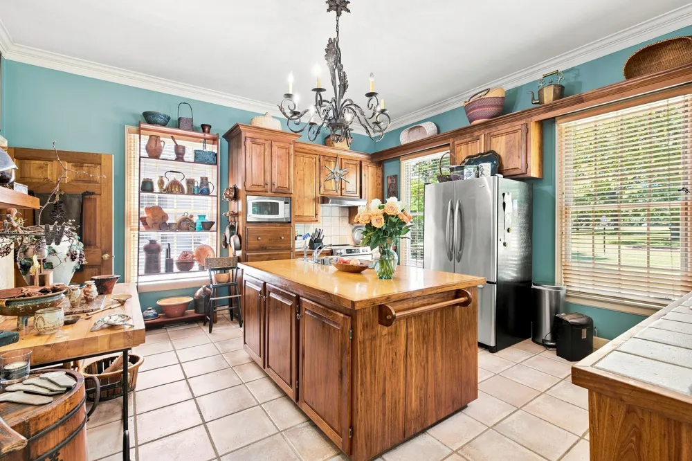 212 Kippsford Pond Rd Columbia, TN 38401