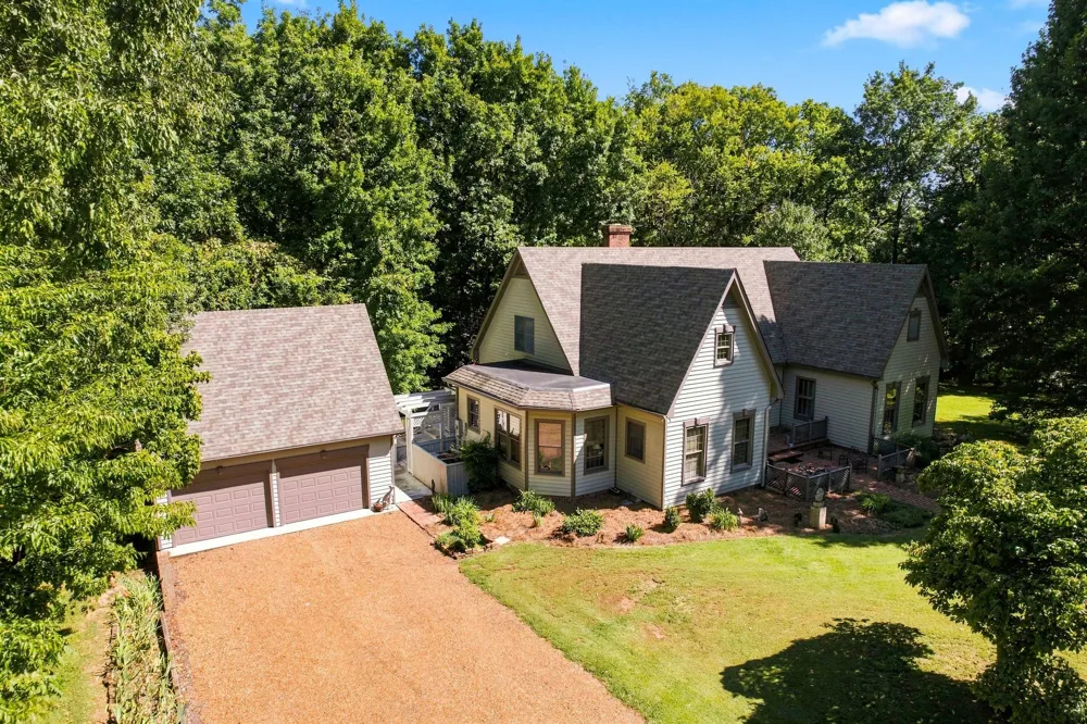 212 Kippsford Pond Rd Columbia, TN 38401