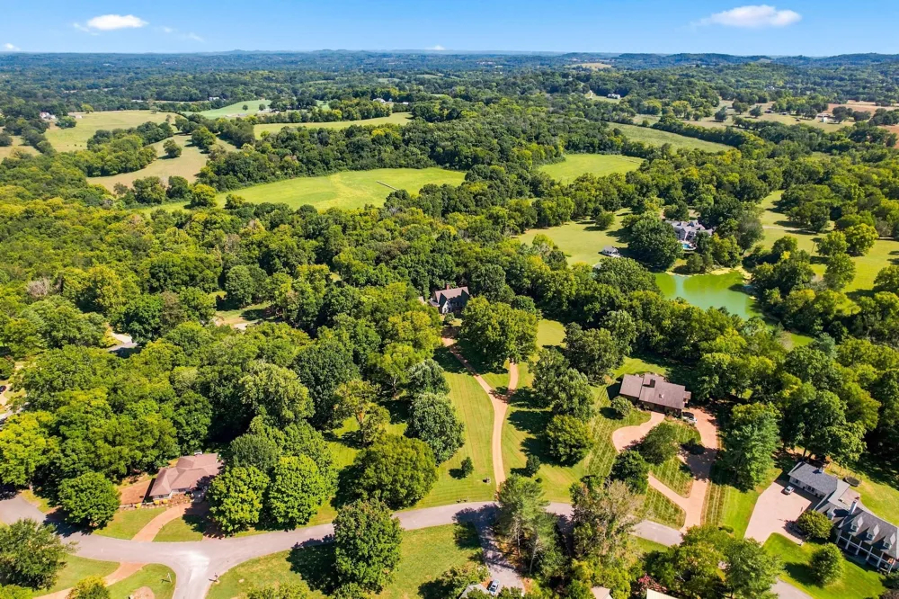 212 Kippsford Pond Rd Columbia, TN 38401