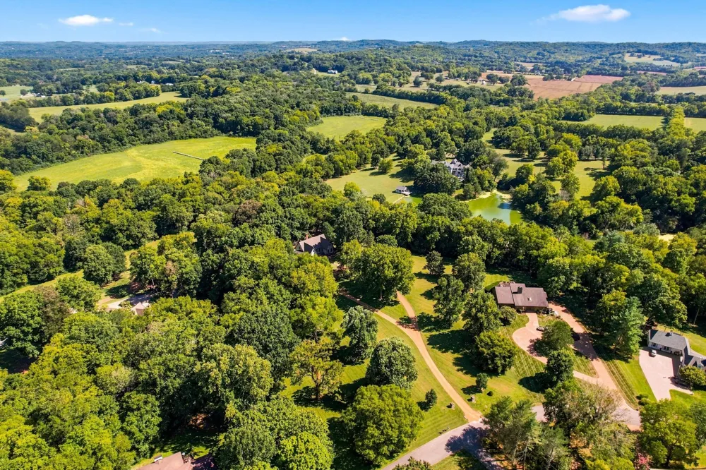 212 Kippsford Pond Rd Columbia, TN 38401