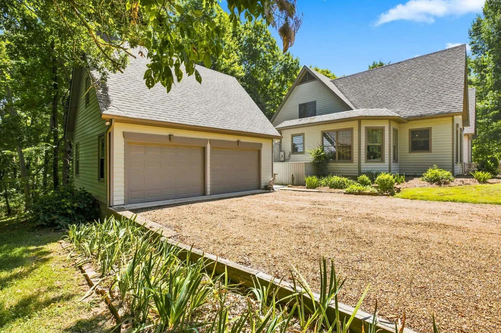 212 Kippsford Pond Rd Columbia, TN 38401