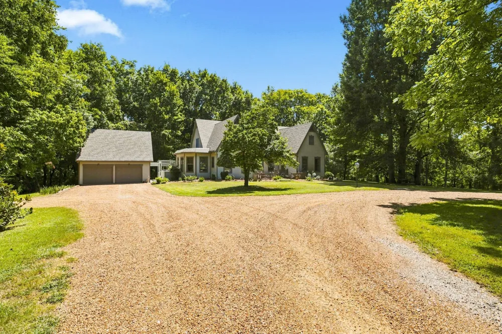 212 Kippsford Pond Rd Columbia, TN 38401