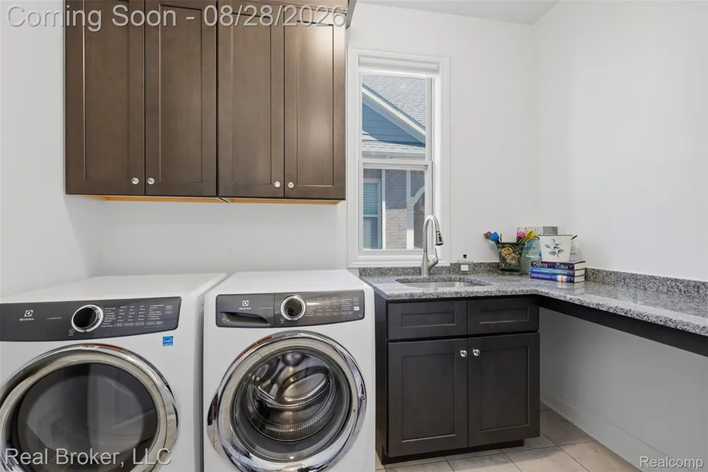 8310 Stoney Creek Drive Green Oak Township, MI 48178