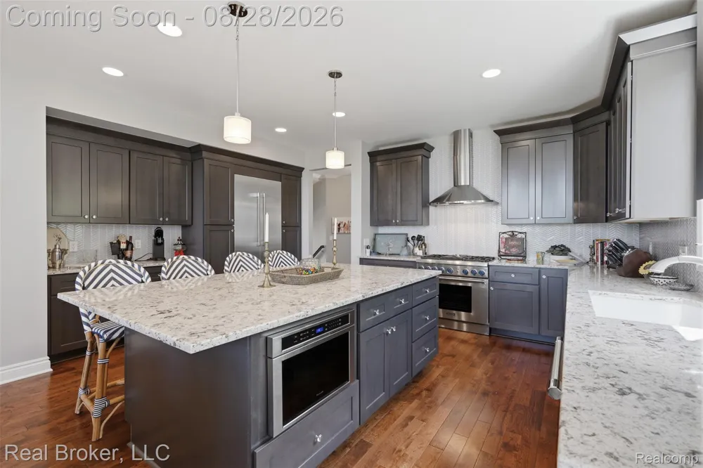 8310 Stoney Creek Drive Green Oak Township, MI 48178