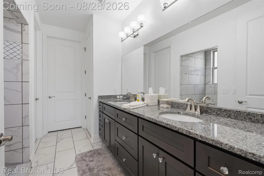 8310 Stoney Creek Drive Green Oak Township, MI 48178