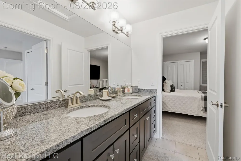 8310 Stoney Creek Drive Green Oak Township, MI 48178