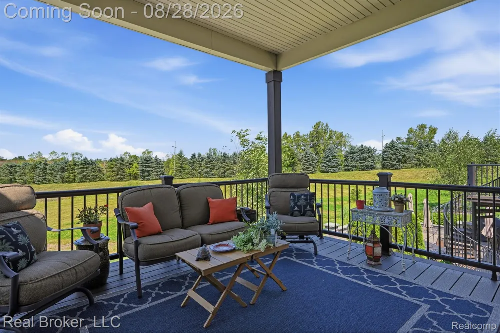 8310 Stoney Creek Drive Green Oak Township, MI 48178
