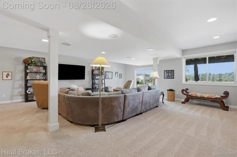 8310 Stoney Creek Drive Green Oak Township, MI 48178