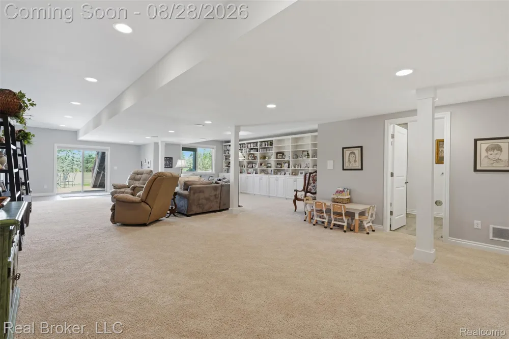 8310 Stoney Creek Drive Green Oak Township, MI 48178