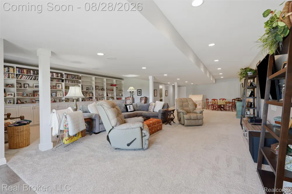 8310 Stoney Creek Drive Green Oak Township, MI 48178