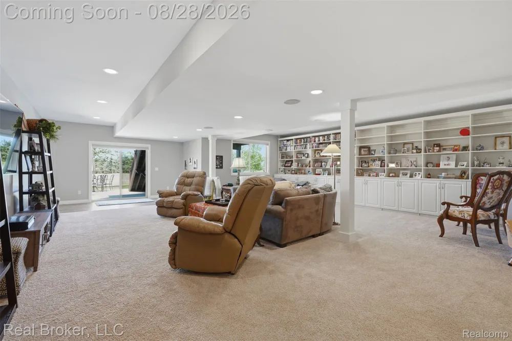 8310 Stoney Creek Drive Green Oak Township, MI 48178
