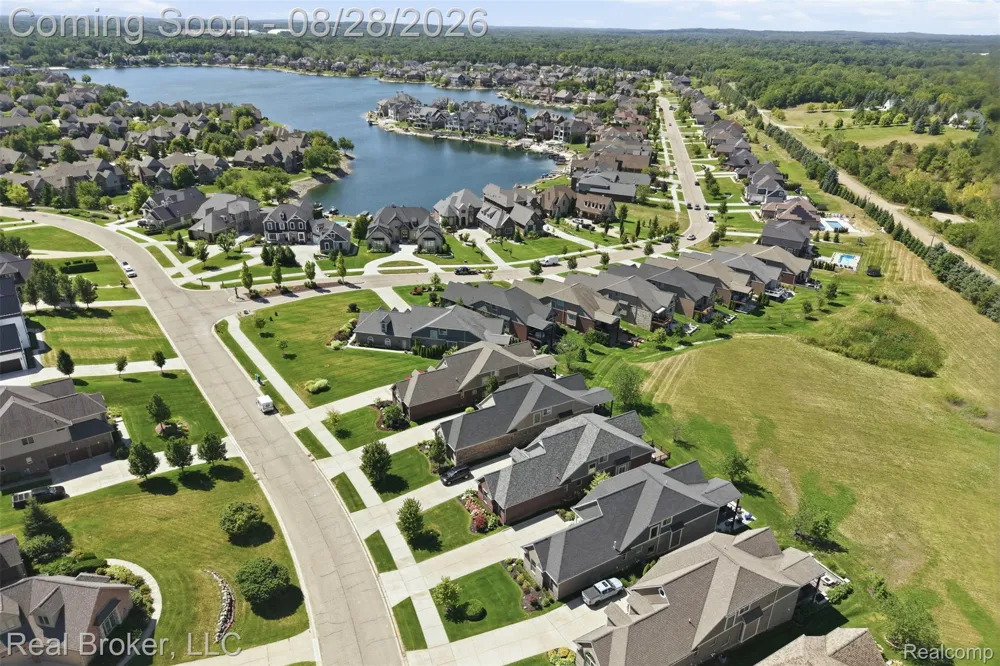 8310 Stoney Creek Drive Green Oak Township, MI 48178