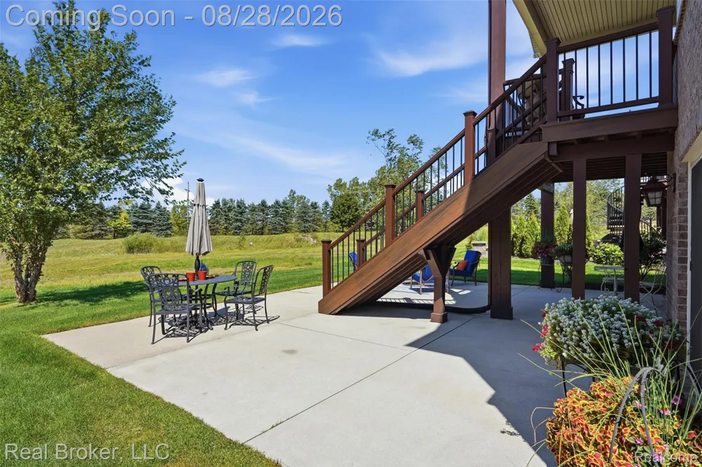 8310 Stoney Creek Drive Green Oak Township, MI 48178