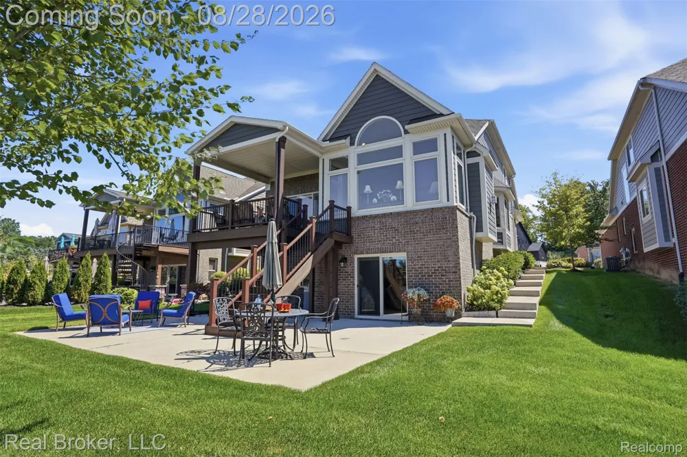 8310 Stoney Creek Drive Green Oak Township, MI 48178