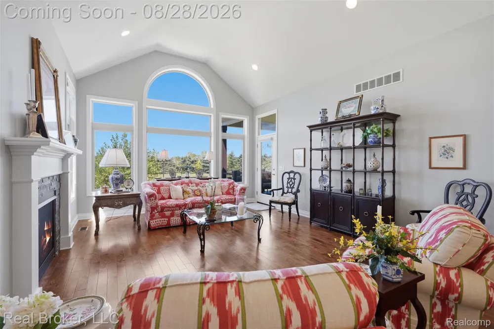 8310 Stoney Creek Drive Green Oak Township, MI 48178
