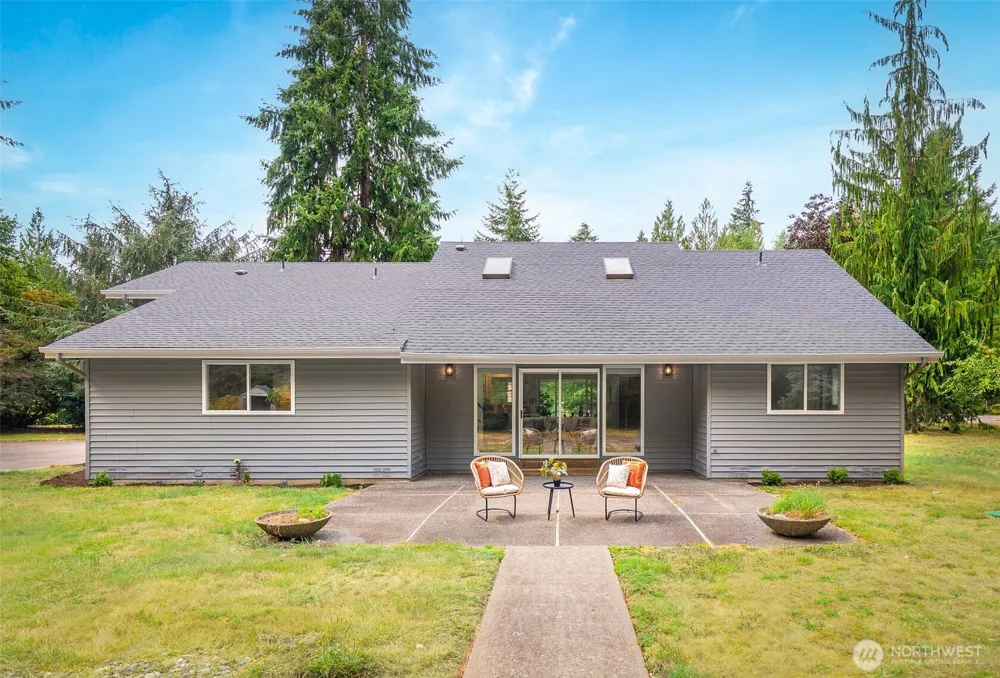 25015 55th Avenue NE Arlington, WA 98223