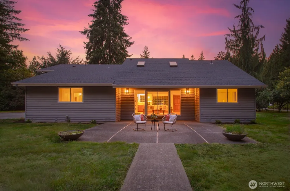 25015 55th Avenue NE Arlington, WA 98223