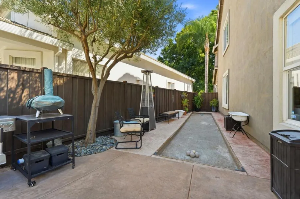 1320 Eastlake Circle Tracy, CA 95304