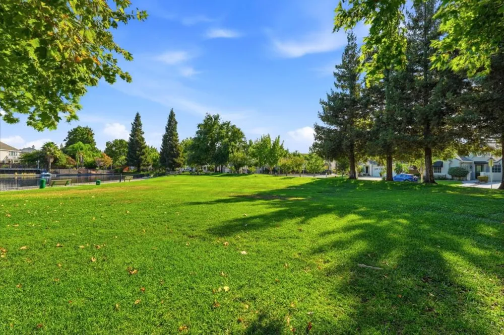 1320 Eastlake Circle Tracy, CA 95304
