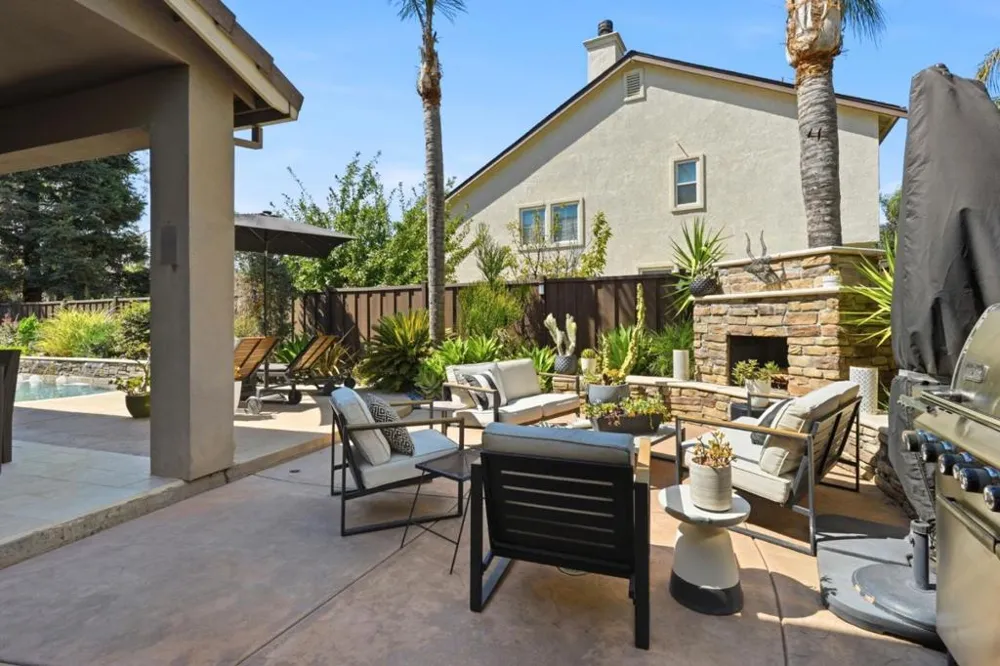 1320 Eastlake Circle Tracy, CA 95304