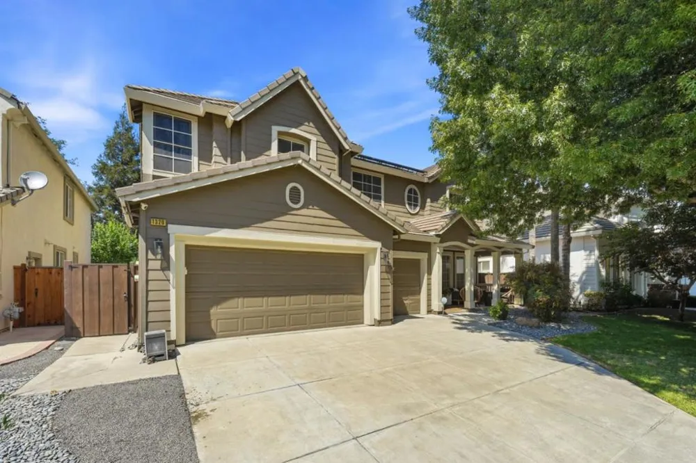 1320 Eastlake Circle Tracy, CA 95304
