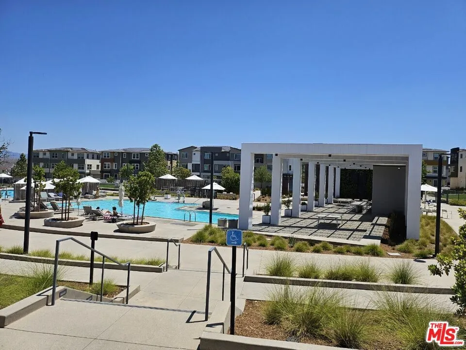 27010 Tanager Lane Valencia, CA 91381