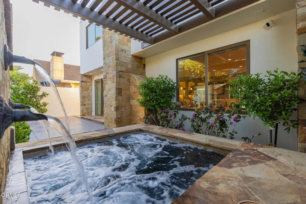 5106 Seabreeze Way Oxnard, CA 93035