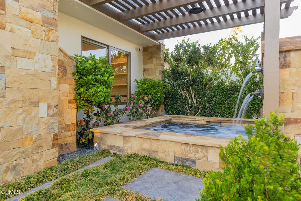 5106 Seabreeze Way Oxnard, CA 93035