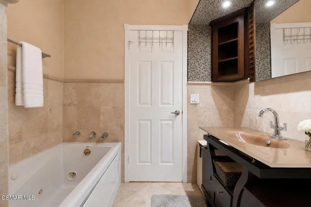 4915 Tyrone Avenue #125 Sherman Oaks, CA 91423