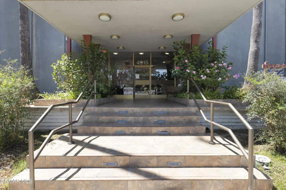4915 Tyrone Avenue #125 Sherman Oaks, CA 91423