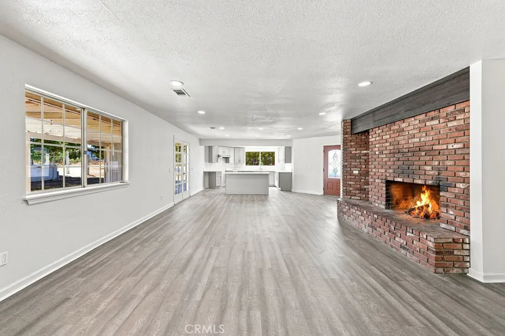 8173 Bandicoot Trail Hesperia, CA 92344