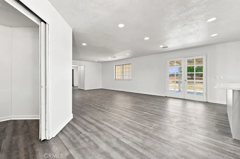 8173 Bandicoot Trail Hesperia, CA 92344