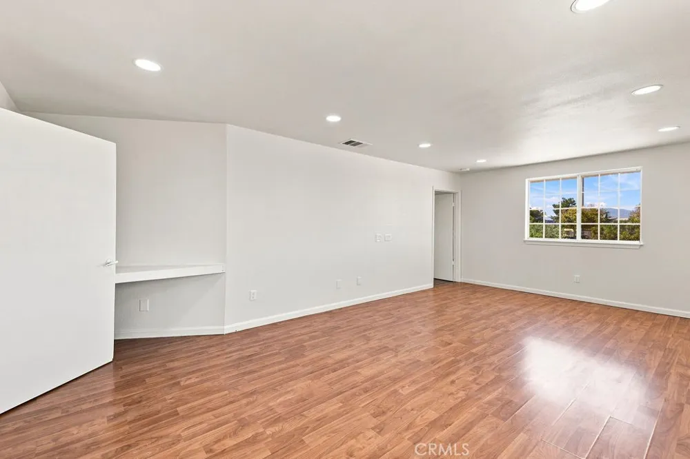 8173 Bandicoot Trail Hesperia, CA 92344