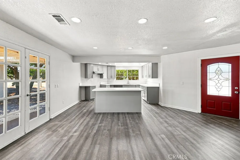 8173 Bandicoot Trail Hesperia, CA 92344