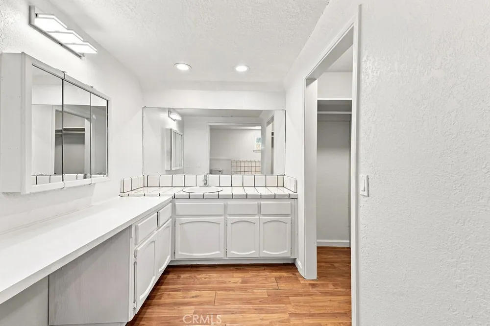 8173 Bandicoot Trail Hesperia, CA 92344