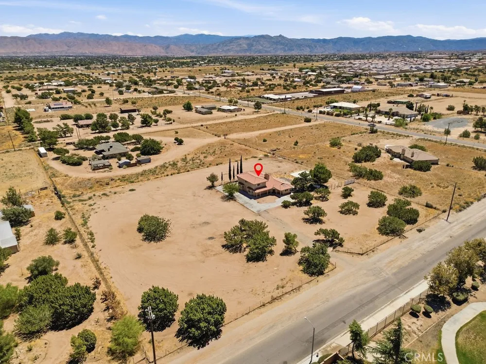 8173 Bandicoot Trail Hesperia, CA 92344